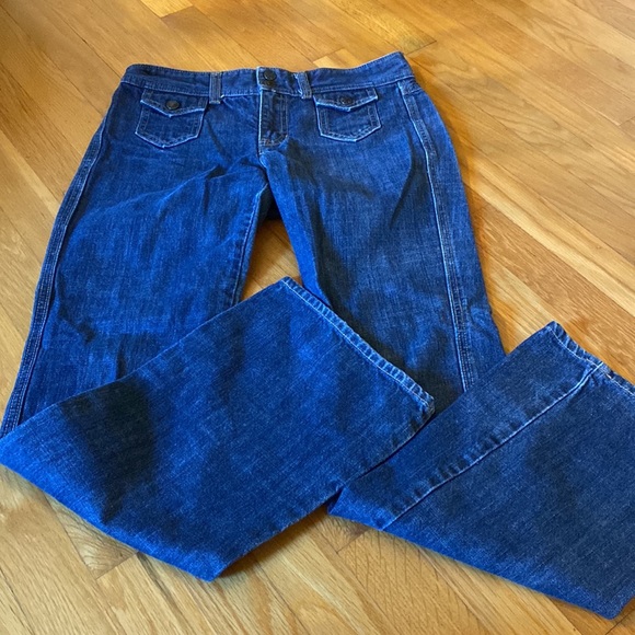 Classic GAP Low‑Rise Bootcut Jeans — Size 2, Gorgeous Blue Wash - Picture 2 of 9
